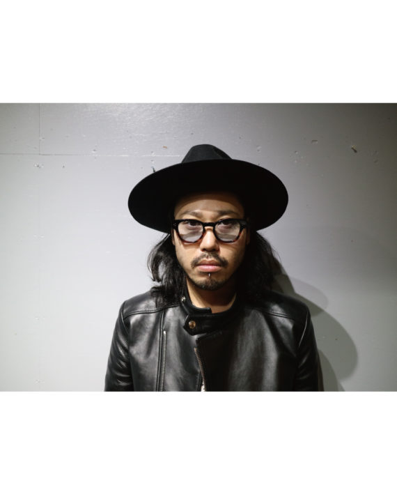 lookin.c2.lblu.6.web